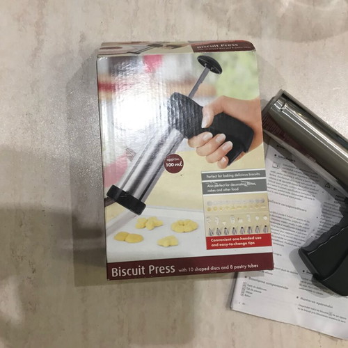 Buiscuit Press like new for biscuit designs with all accessories