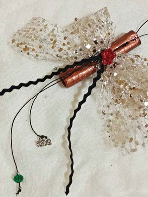 Cinnamon hanging charm 2025 new with gold ribbon and decorative elements