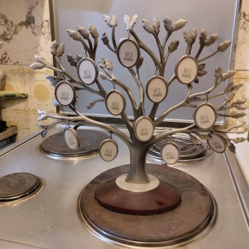 Metal Family Tree with 12 Photo Frames used