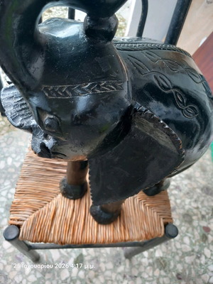 Ebony elephant like new