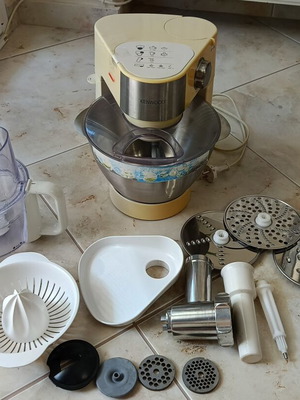 Kenwood KM263 κουζινομηχανή με πλήρες σετ εξαρτημάτων