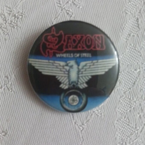 Badges new, 3.2 cm pins, large selection