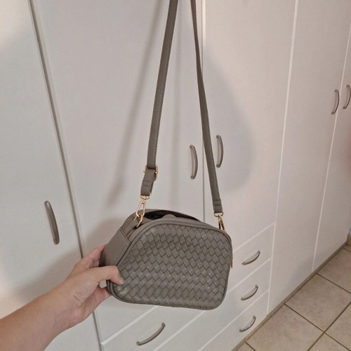 Crossbody shoulder bag like new, gray