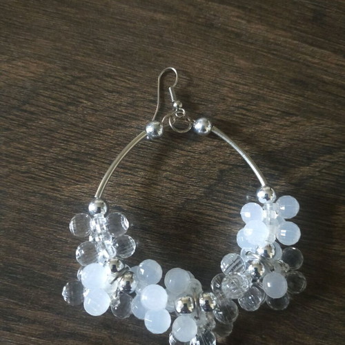 Earring used, one piece