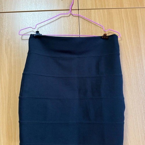 Elastic black skirt Tally Weill like new size M