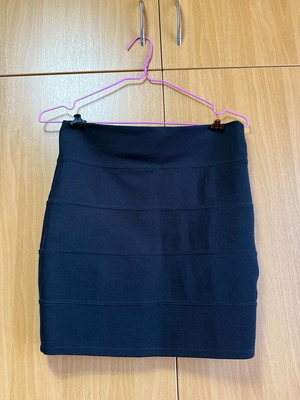 Elastic black skirt Tally Weill like new size M