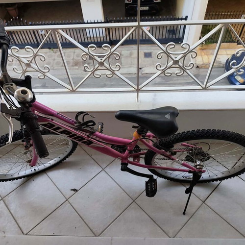 Alpina pink 24-inch MTB bike, 18-speed, like new