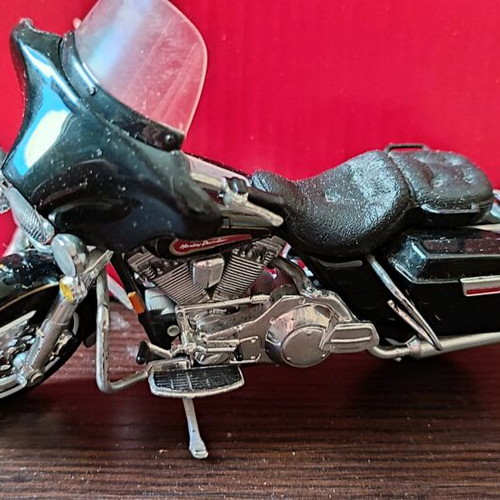 Maistro Harley Davidson 1:18 collection used, 23 pieces
