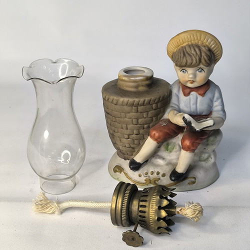 Vintage mini oil lamp with ceramic figure like new