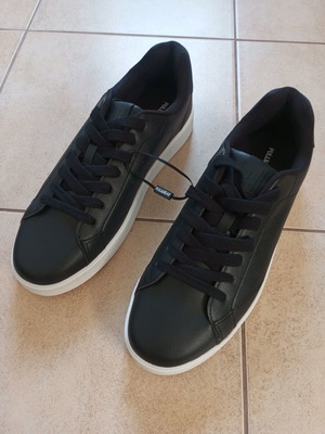 Pull n Bear shoes new, size 45, black