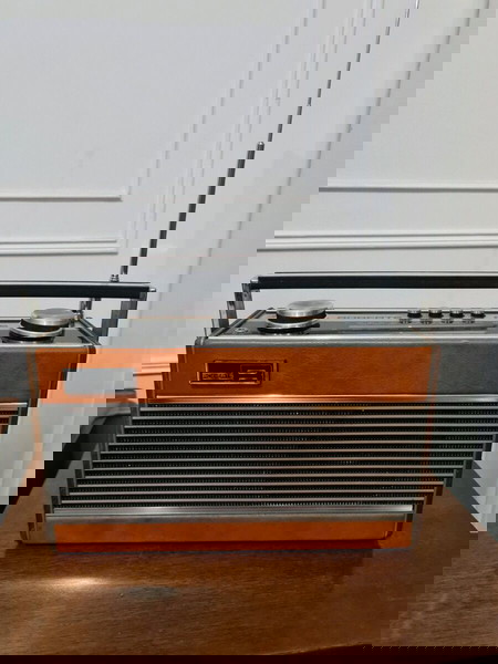 Roberts R25 Radio FM AM Λειτουργεί κανονικά.