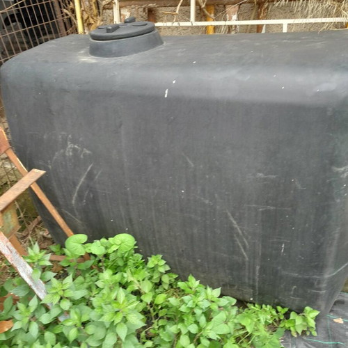 Oil tank 1,000 liters like new, slightly used