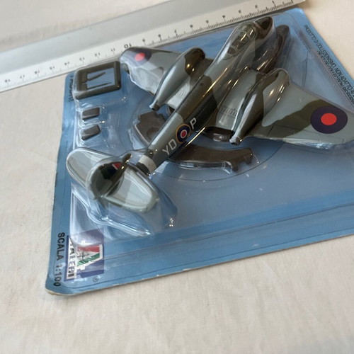 Gloster Meteor запечатан комплект Italeri мащаб 1/100 нов