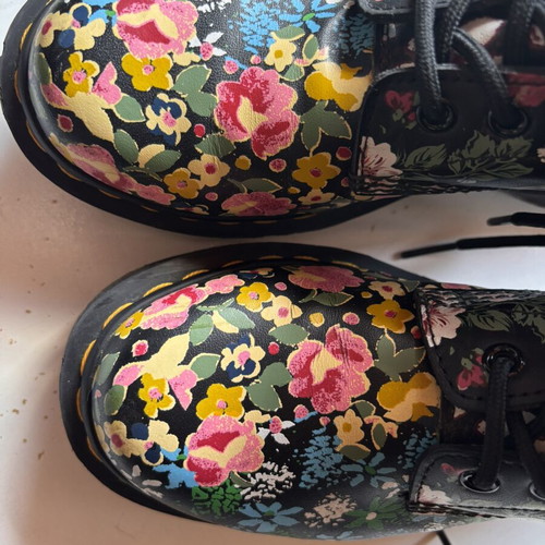 Dr. Martens boots with floral pattern like new, size 38
