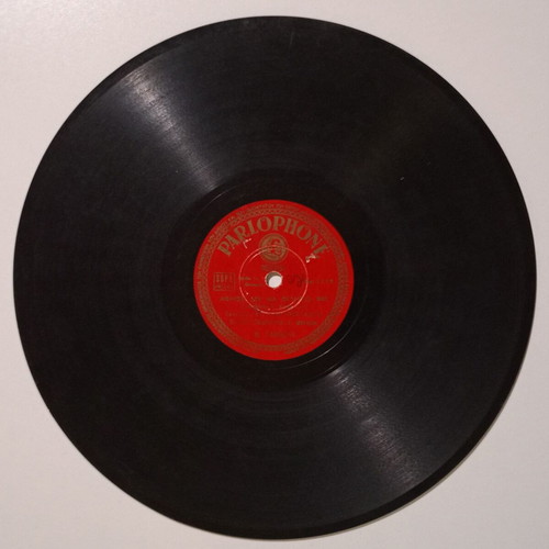 Parlophone 78 rpm record B. 74090 used with songs by Koula Nikolaidou