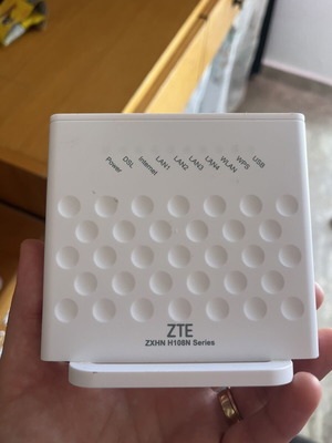 ZTE ZXHN H108N ADSL2+ Wireless Modem Router Wi-Fi 4, 4 Ethernet Ports