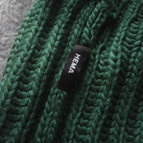 Green scarf used without edges, length 66cm