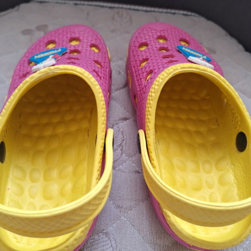 Frozen clogs for girls size 29 like new