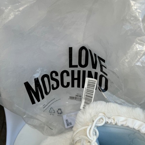 Love Moschino snow boots new, white, size 39