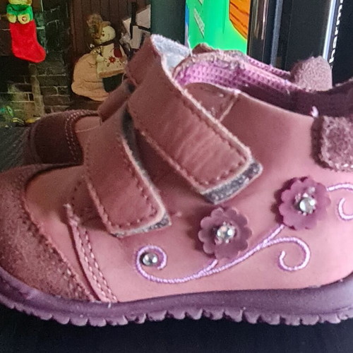Leather baby shoes like new, pack of 2, size 21