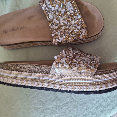 Flatforms women's size 38 like new, white and beige