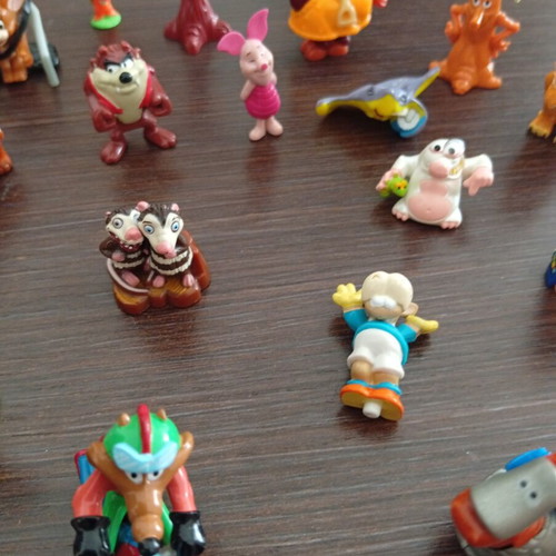 Kinder figures used, sold only together