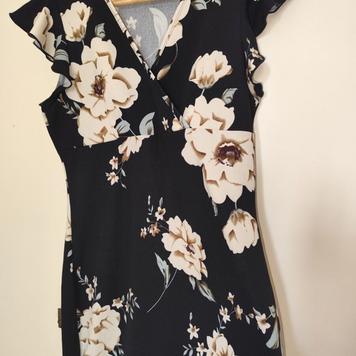 Black floral dress size Large like new