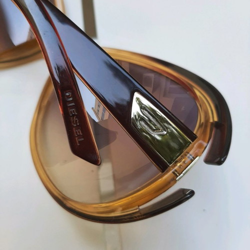 Diesel sunglasses used with case
