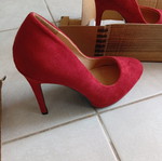 Red Kastoria Pumps Size 39 Like New, 9 cm Heel