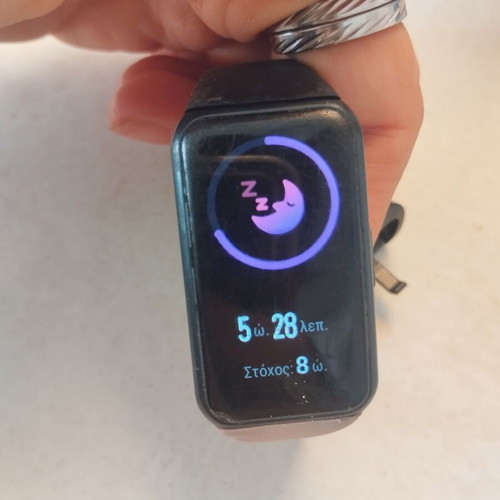 Honor Band 6 1.47" smartwatch like new with extra charger and strap