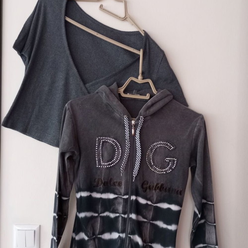 Grey top like new with gift jacket