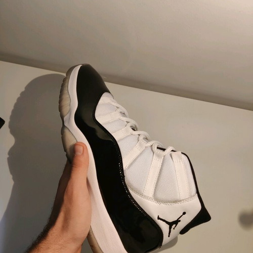 Air Jordan Retro 11 Concord 2018 like new men's sneakers EU45