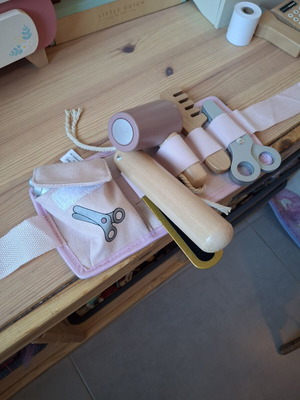 JaBaDaBaDo Wooden Hairdressing Set with Belt like new