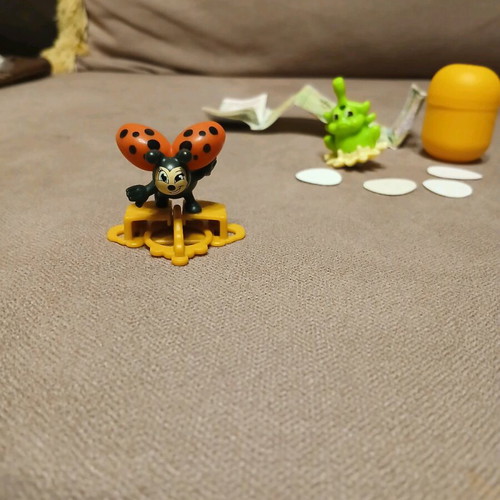 Kinder Joy Easter 2025 collection set of 2 figures like new