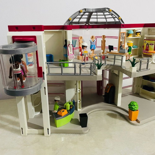 Playmobil 5485 City Life Shopping Mall used with elevator and figures