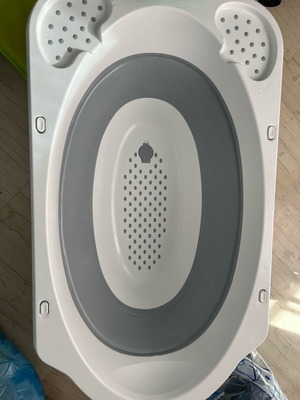 Baby bath tub in excellent condition