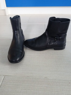 Ecco leather ankle boots size 36 like new black