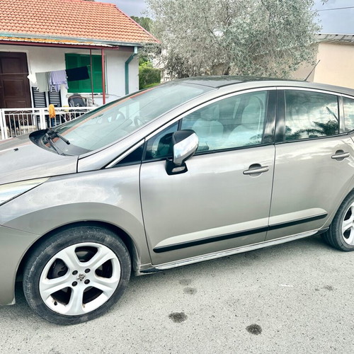 Peugeot 3008 2011 automatic like new