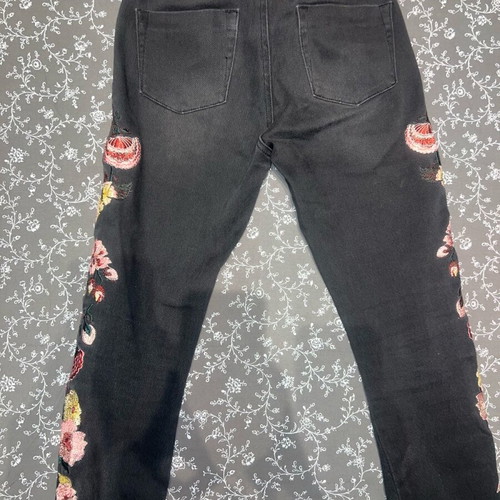 One Teaspoon jeans size 25 like new with floral embroidery