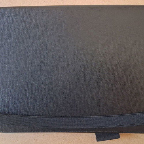 Universal Sentio tablet case 10-11 inches like new, black