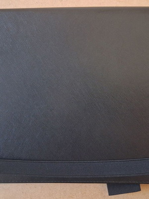 Universal Sentio tablet case 10-11 inches like new, black