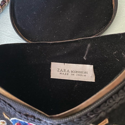 Boho Zara shoulder bag like new with velvet and embossed embroidery