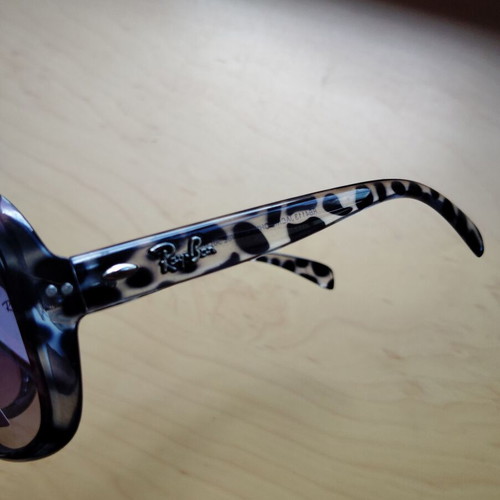 Ray Ban sunglasses new, black and gray color