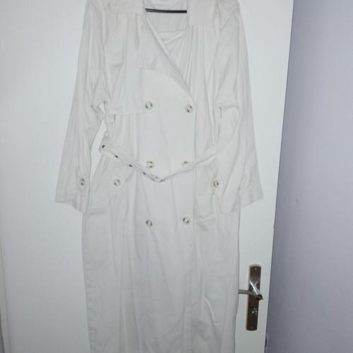Stradivarius long white trench coat size small/medium, denim-like fabric, like new