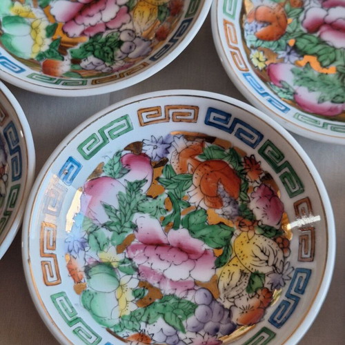 Vintage Chinese Mille Fleurs Famille Rose Plates Set of 6 like new
