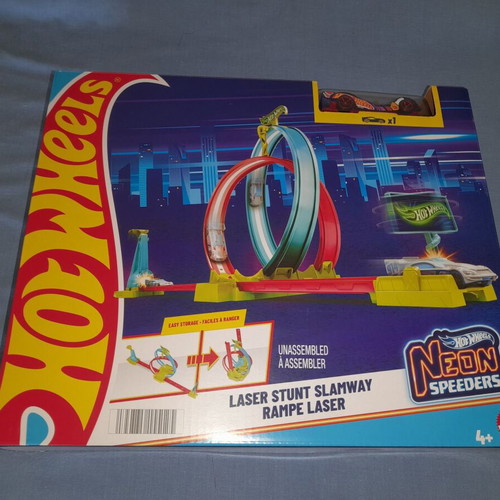 Hot Wheels Laser Stunt Slamway new