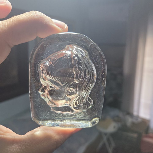 Glass table decoration with female figure, height 6cm, like new