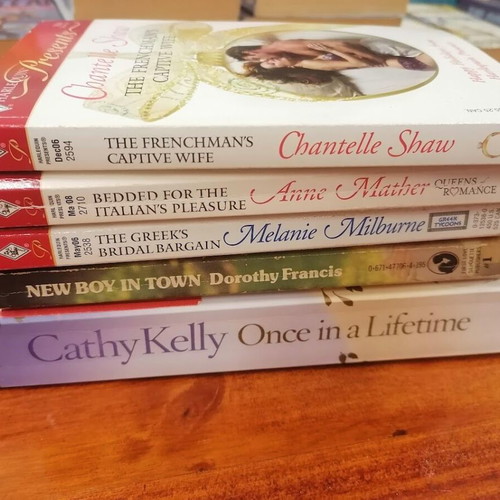 Romance novels pack of 5 used, English Harlequin books
