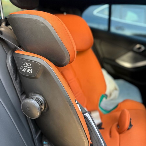 Britax Romer Advansafix Premium Car Seat like new, cognac