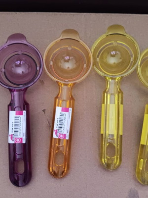 Gadget for egg yolk separator new